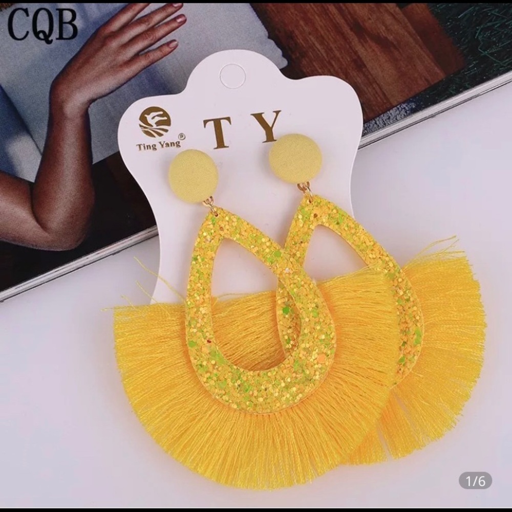 Women’s earring